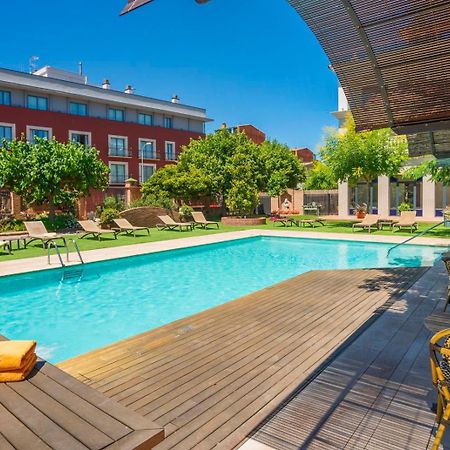 Apartaments Suites Sant Jordi Montbrió del Camp Dış mekan fotoğraf