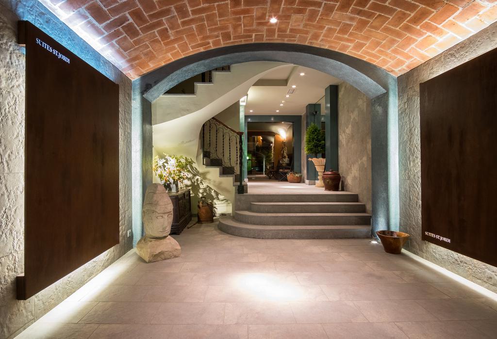 Apartaments Suites Sant Jordi Montbrió del Camp Dış mekan fotoğraf