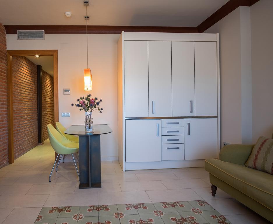 Apartaments Suites Sant Jordi Montbrió del Camp Dış mekan fotoğraf