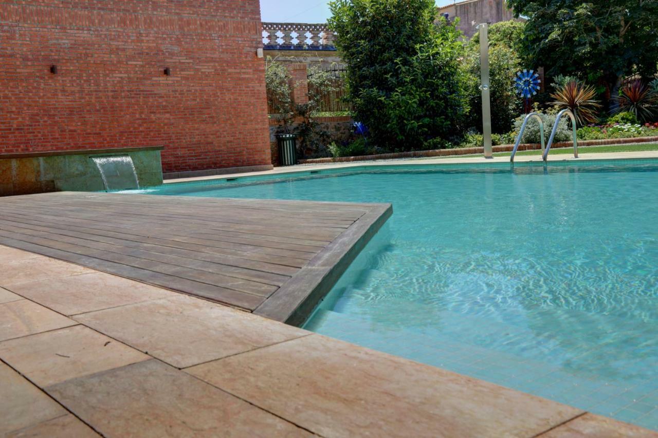 Apartaments Suites Sant Jordi Montbrió del Camp Dış mekan fotoğraf